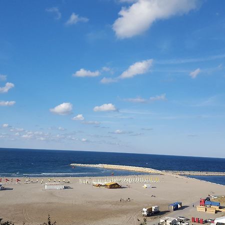 Modern Beach Apartment Констанца Экстерьер фото
